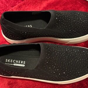 Skechers Black Rhinestone Slip-Ons like new 9.5 comfortable